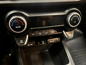 Хетчбэк Kia Rio X-Line 2019 года, 1595000 рублей, Красноярск