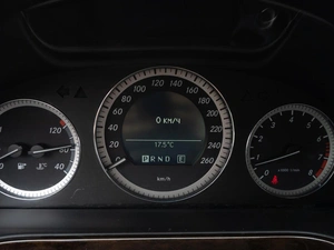 Седан Mercedes-benz E-класс 2011 года, 1519000 рублей, Саратов