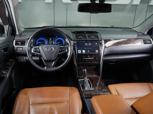 Седан Toyota Camry 2017 года, 2499000 рублей, Тюмень