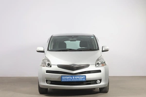 Хетчбэк Toyota Ractis 2010 года, 949000 рублей, Новосибирск