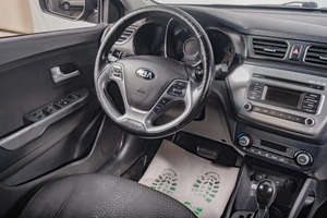 Седан Kia Rio 2016 года, 999000 рублей, Томск