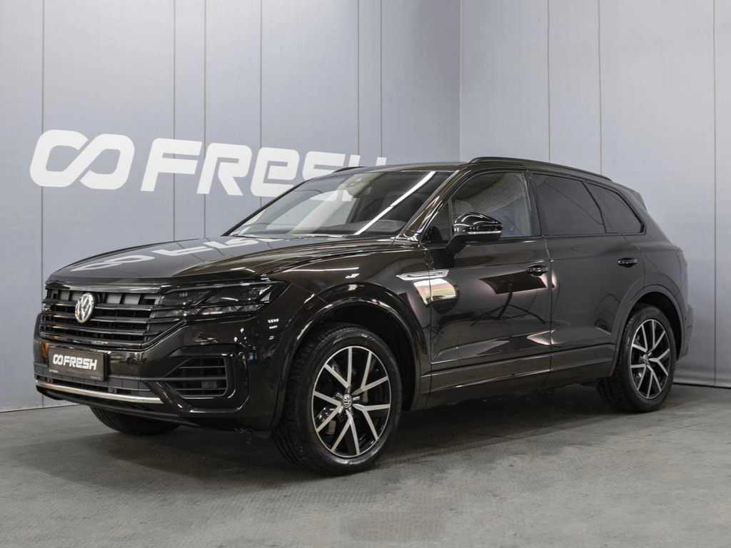 Внедорожник Volkswagen Touareg 2019 года, 4130000 рублей, Омск