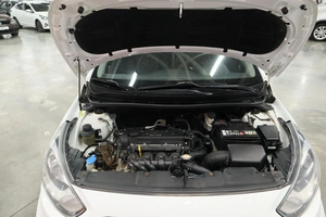Седан Hyundai Solaris 2012 года, 825000 рублей, Курск