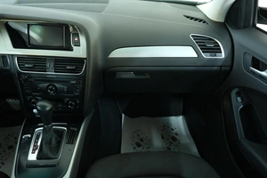 Седан Audi A4 2011 года, 1149000 рублей, Омск