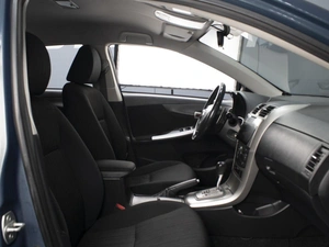 Седан Toyota Corolla 2007 года, 890000 рублей, Омск