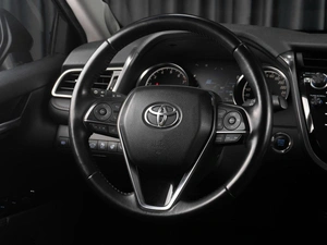Седан Toyota Camry 2021 года, 3099000 рублей, Тюмень