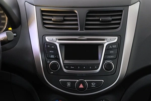 Хетчбэк Hyundai Solaris 2015 года, 989000 рублей, Омск