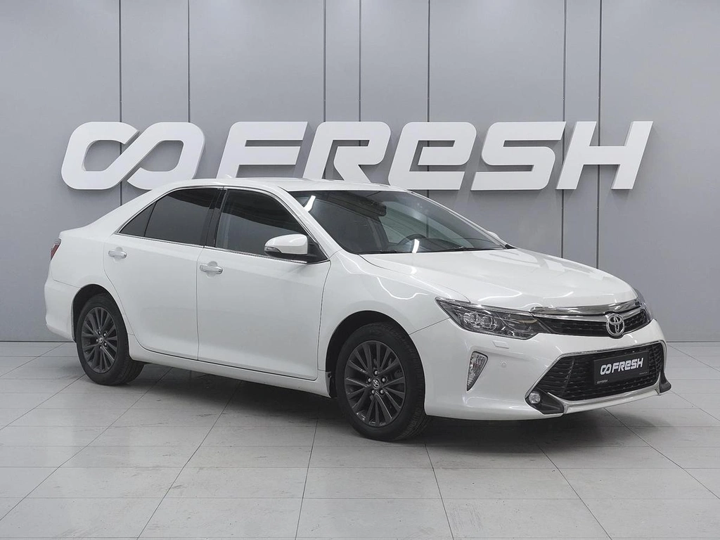 Седан Toyota Camry 2017 года, 1735000 рублей, Ростов-на-Дону