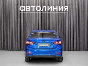 Седан Hyundai Solaris 2017 года, 1045000 рублей, Красноярск