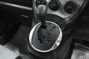 Хетчбэк Toyota Ractis 2012 года, 989000 рублей, Новокузнецк