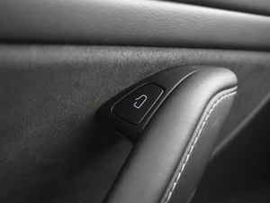 Седан Tesla Model 3 2021 года, 3299900 рублей, Казань