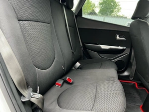 Хетчбэк Kia Rio 2013 года, 826000 рублей, Ижевск