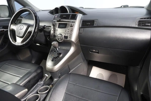 Минивэн Toyota Verso 2009 года, 969000 рублей, Новосибирск