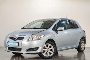 Хетчбэк Toyota Auris 2008 года, 719000 рублей, Челябинск