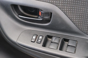 Хетчбэк Toyota Vitz 2019 года, 999000 рублей, Омск