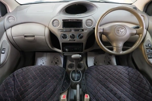 Седан Toyota Platz 2003 года, 399000 рублей, Омск