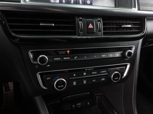 Седан Kia Optima 2016 года, 2059000 рублей, Тюмень