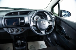 Хетчбэк Toyota Vitz 2017 года, 999000 рублей, Пермь