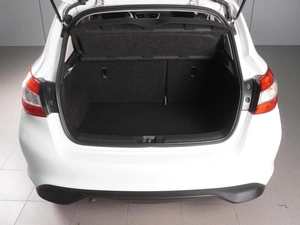 Хетчбэк Nissan Tiida 2015 года, 1069000 рублей, Красный Пахарь