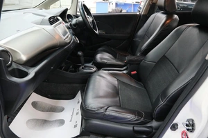 Хетчбэк Honda Fit 2011 года, 969000 рублей, Омск