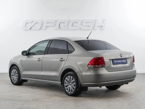 Седан Volkswagen Polo 2015 года, 899077 рублей, Москва