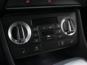 Внедорожник Audi Q3 2012 года, 1440000 рублей, Омск