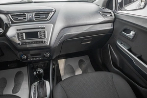 Седан Kia Rio 2016 года, 1189000 рублей, Барнаул