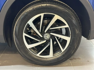 Внедорожник Volkswagen Tiguan 2018 года, 1997000 рублей, Красноярск