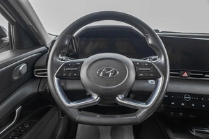 Седан Hyundai Elantra 2021 года, 1649000 рублей, Барнаул