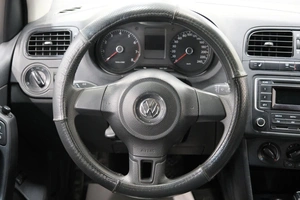 Седан Volkswagen Polo 2013 года, 859000 рублей, Омск