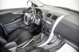 Седан Toyota Corolla 2010 года, 899999 рублей, Пермь