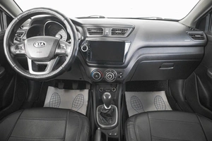 Седан Kia Rio 2013 года, 849000 рублей, Кемерово
