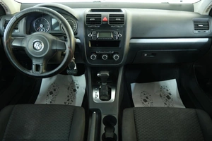 Седан Volkswagen Jetta 2010 года, 599000 рублей, Омск
