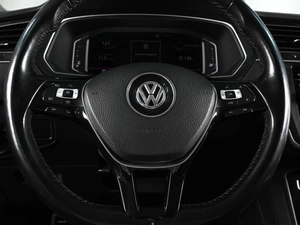 Внедорожник Volkswagen Tiguan 2019 года, 2399000 рублей, Ростов-на-Дону