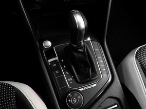 Внедорожник Volkswagen Tiguan 2018 года, 2299000 рублей, Тюмень