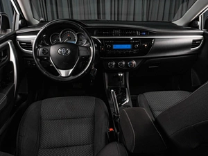 Седан Toyota Corolla 2014 года, 1529000 рублей, Тюмень