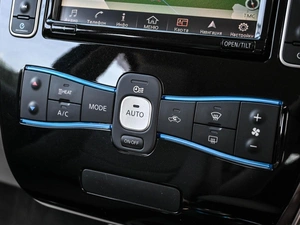 Хетчбэк Nissan Leaf 2016 года, 1197000 рублей, Кирилловка