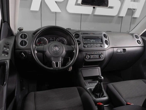 Внедорожник Volkswagen Tiguan 2011 года, 979000 рублей, Тюмень