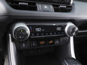 Внедорожник Toyota RAV4 2021 года, 3250000 рублей, Ростов-на-Дону