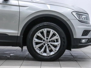 Внедорожник Volkswagen Tiguan 2020 года, 3000000 рублей, Красноярск