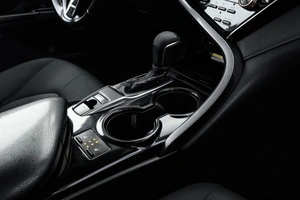 Седан Toyota Camry 2018 года, 2730000 рублей, Ульяновск