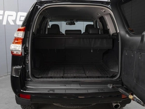 Внедорожник Toyota Land Cruiser Prado 2014 года, 2940000 рублей, Омск