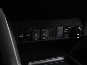 Внедорожник Toyota RAV4 2014 года, 2100000 рублей, Тюмень