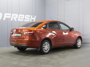 Седан ВАЗ (LADA) Vesta 2018 года, 900000 рублей, Омск