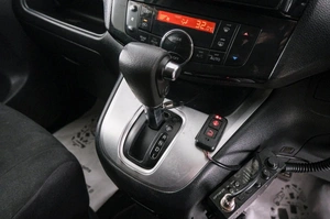Минивэн Nissan Serena 2012 года, 1139000 рублей, Красноярск