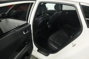 Седан Kia Optima 2017 года, 2120000 рублей, Курск