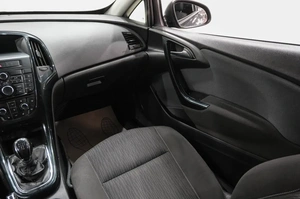 Хетчбэк Opel Astra 2012 года, 749000 рублей, Новокузнецк