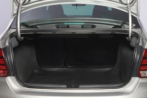 Седан Volkswagen Polo 2019 года, 1349000 рублей, Новосибирск