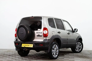 Внедорожник Chevrolet Niva 2012 года, 499000 рублей, Сургут