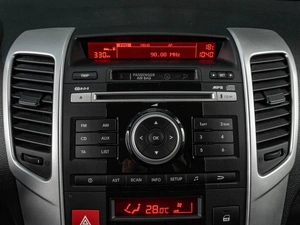 Минивэн Kia Venga 2011 года, 1049000 рублей, Тюмень